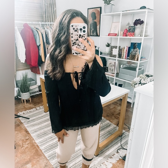 For Love & Lemons off the shoulder lace detailed top XS - Picture 4 of 14